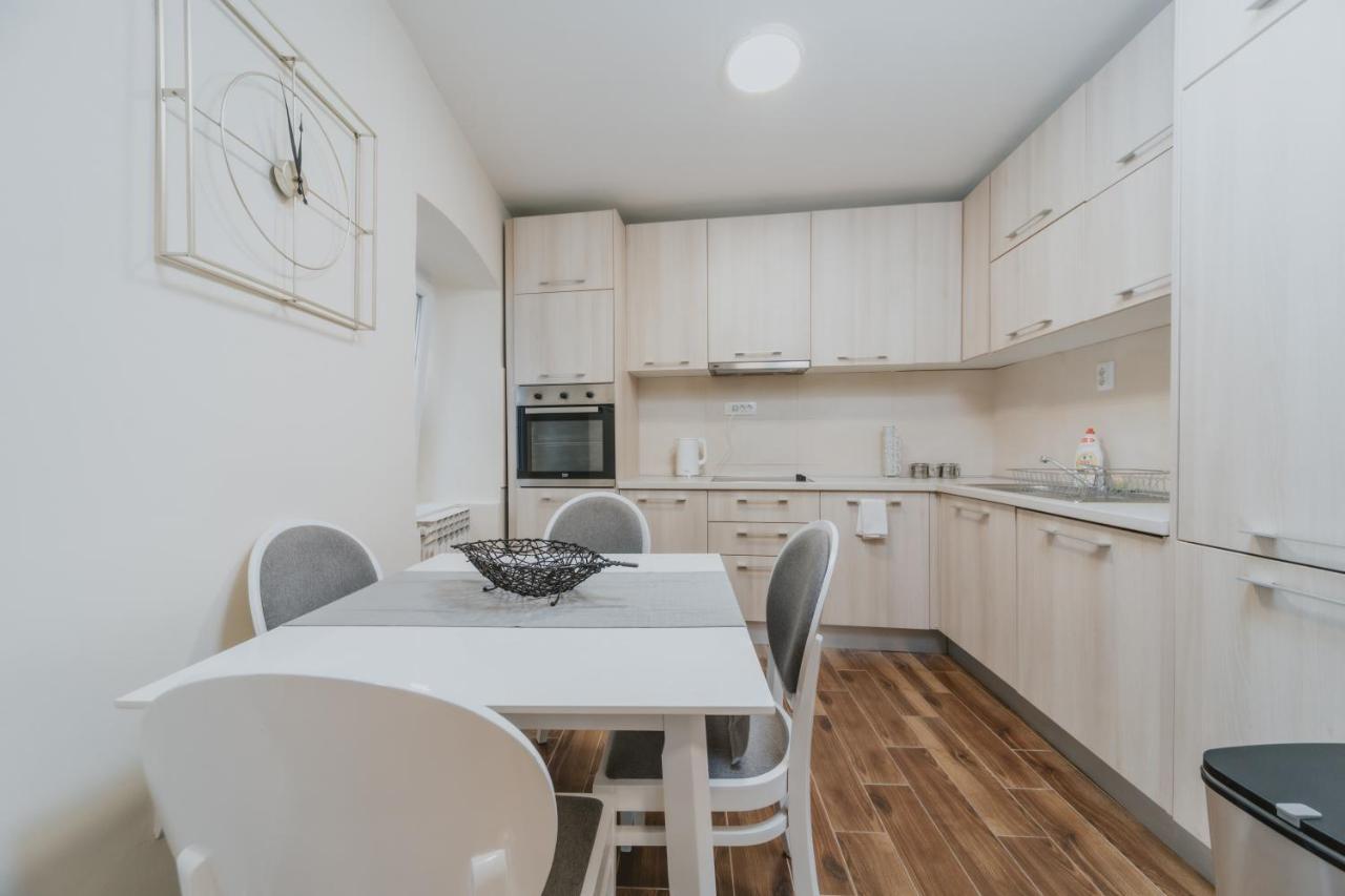 Regina Apartments บุดวา ภายนอก รูปภาพ